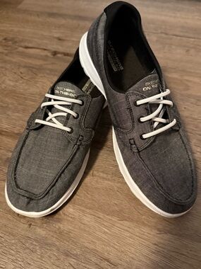 Skechers GOwalk Slip On Sneakers Size 8.5